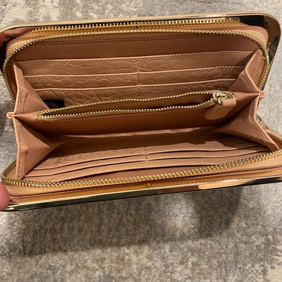 UB Urban Expression Vegan Leather Pink Gold Trenton Wallet Clutch EUC - Picture 6 of 11